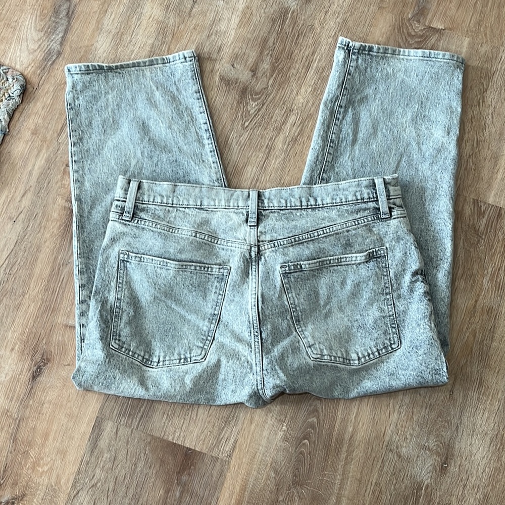 Universal Threads | Acid Wash Vintage Straight Leg Jeans - Picture 5 of 6